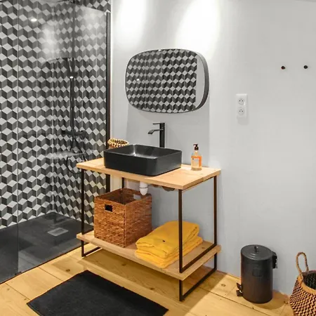 Dom wakacyjny Amazing In Sur Rhne With Sauna, Wifi And Private Swimming Pool Étoile-sur-Rhône